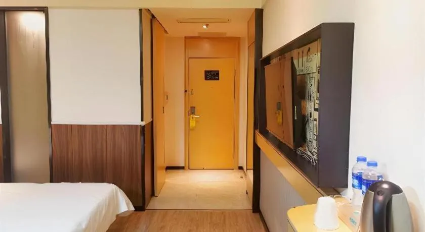 Bed in City Comfort Inn Xiaogan Xiaochang Bus Passenger Station