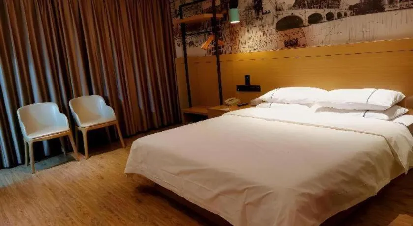 Bed in City Comfort Inn Xiaogan Xiaochang Bus Passenger Station