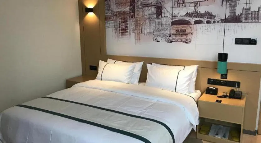 Bed in City Comfort Inn Jinzhou Bohai University Wanda Plaza