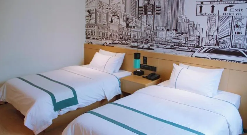 Bed in City Comfort Inn Jinzhou Bohai University Wanda Plaza