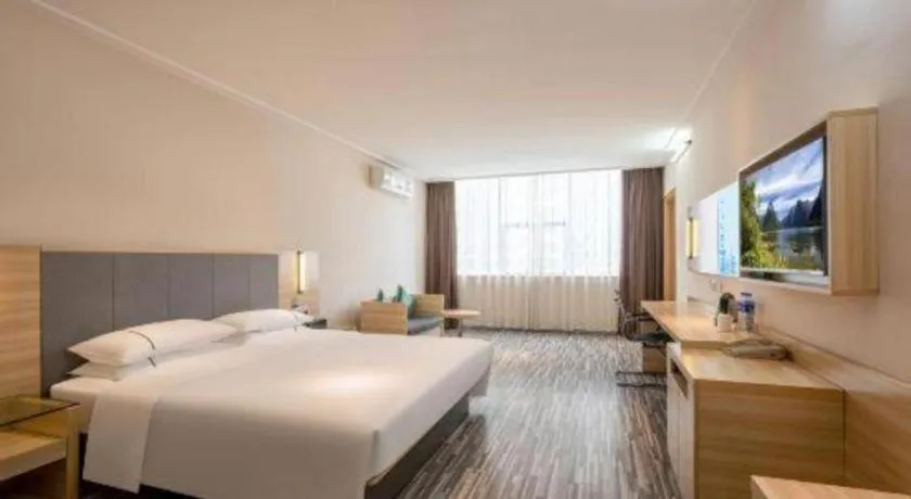 Bed in City Comfort Inn Zhanjiang South Railway Station
