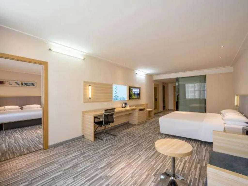 Bed in City Comfort Inn Zhanjiang South Railway Station