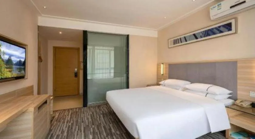 Bed in City Comfort Inn Zhanjiang South Railway Station