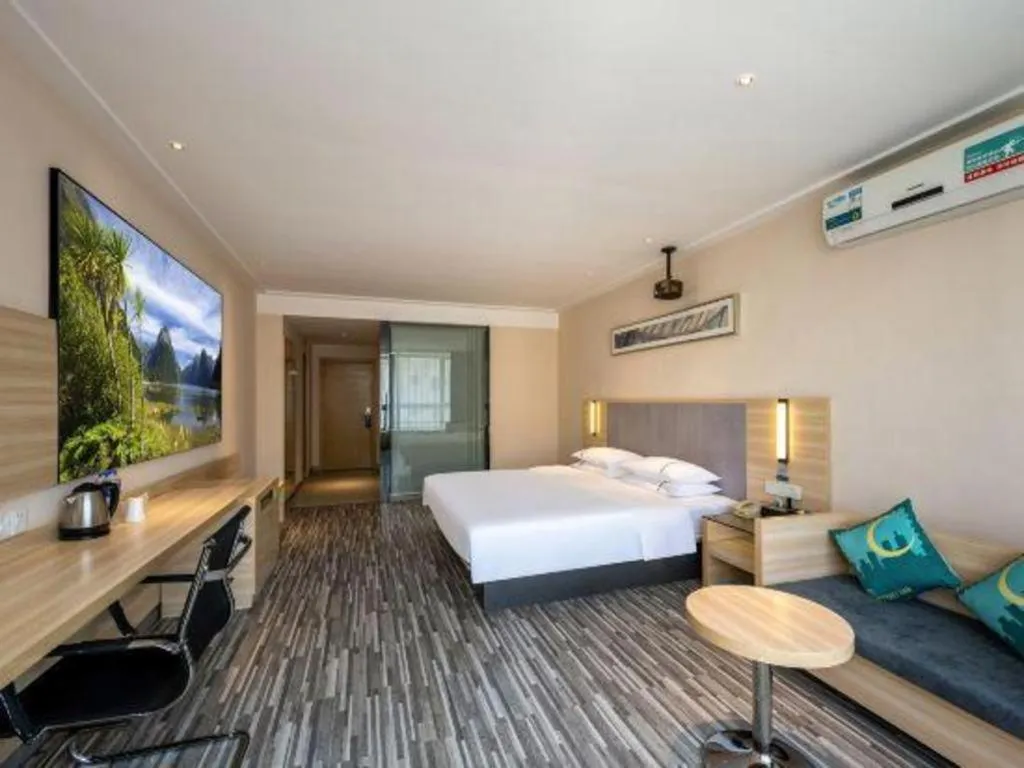 Bed in City Comfort Inn Zhanjiang South Railway Station