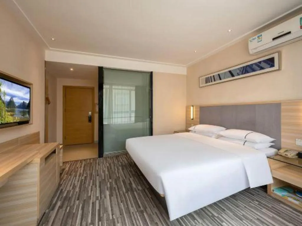 Bed in City Comfort Inn Zhanjiang South Railway Station