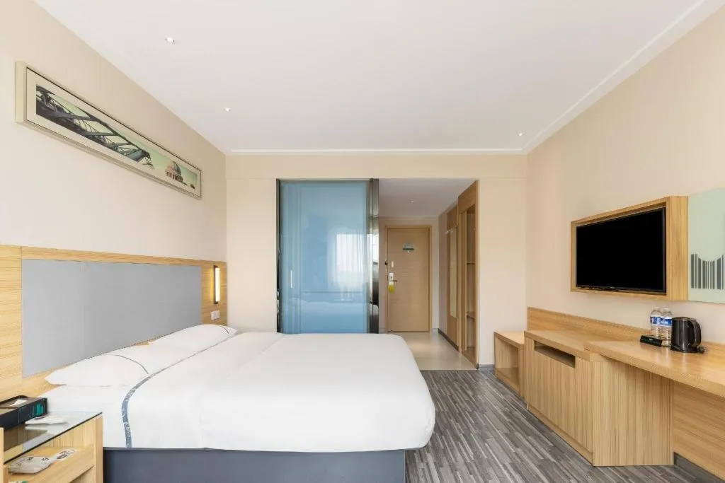 Bed in City Comfort Inn Zhanjiang South Railway Station