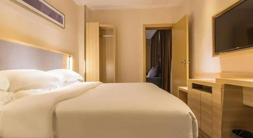 Bed in City Comfort Inn Nanning East Railway Station