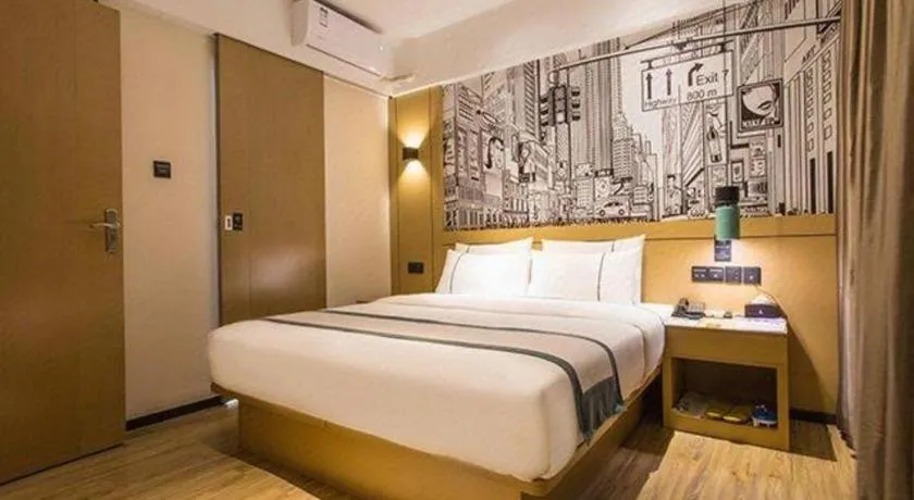 Bed in City Comfort Inn Liuzhou Chengzhong Wanda Haiguan