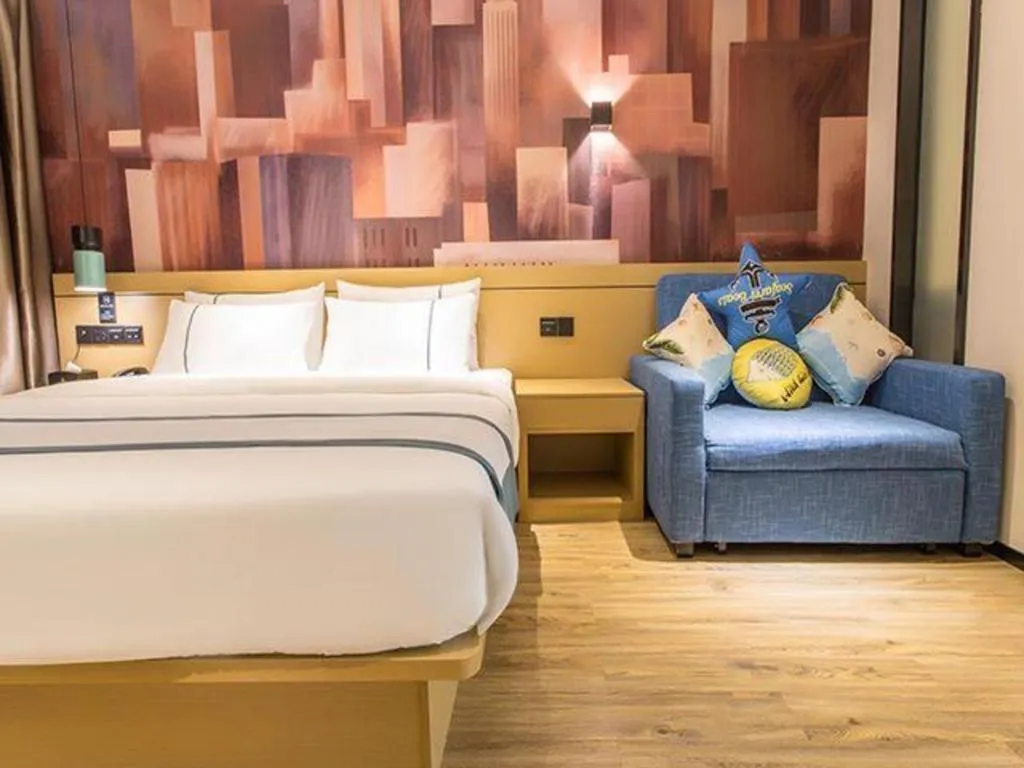 Bed in City Comfort Inn Liuzhou Chengzhong Wanda Haiguan