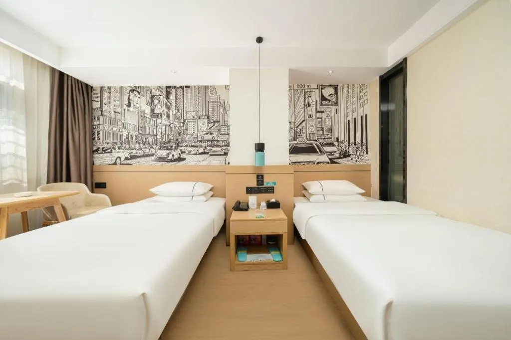 Bed in City Comfort Inn Liuzhou Chengzhong Wanda Haiguan