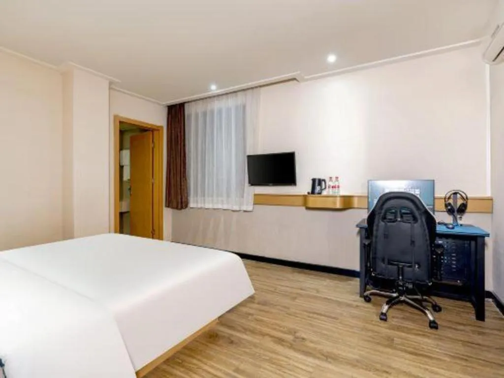 Bed in City Comfort Inn Guigang Hecheng Wanda Plaza