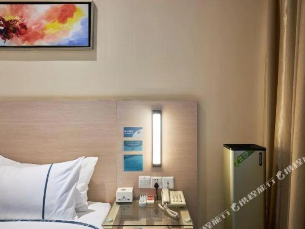 Bed in City Comfort Inn Liuzhou Baisha Bus Station Shengli Barbecue City