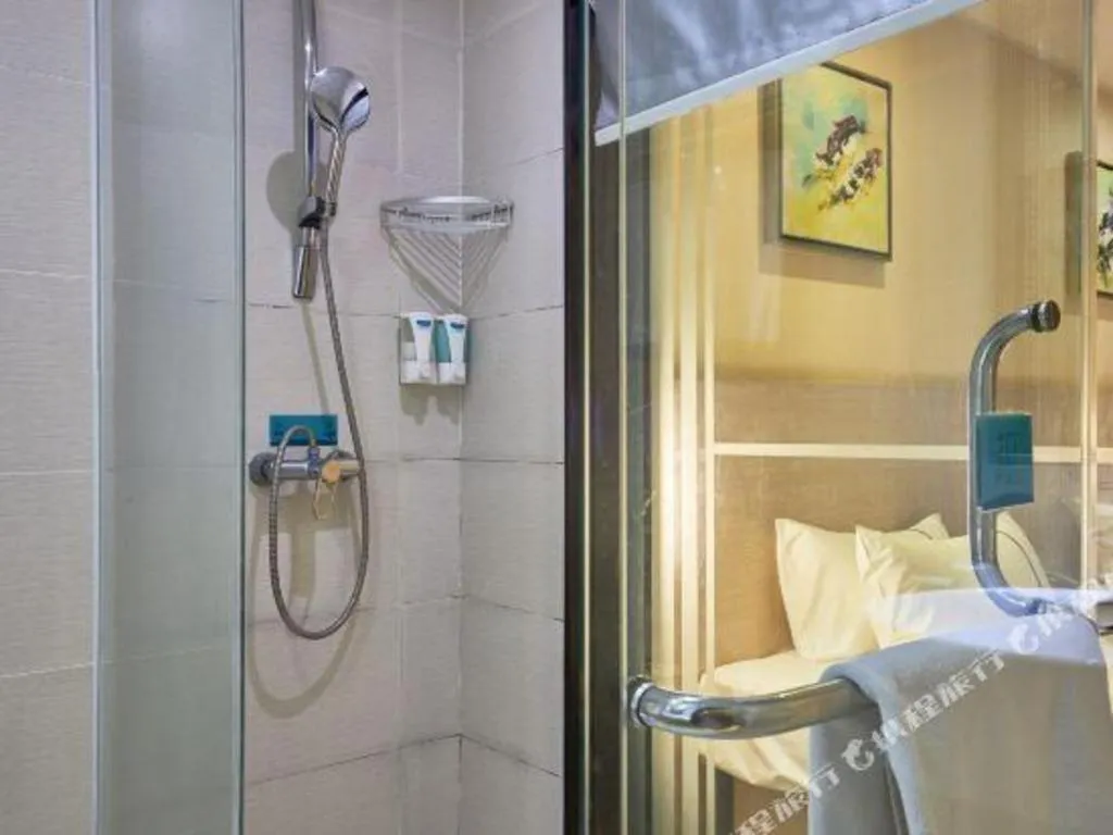 Bed in City Comfort Inn Liuzhou Baisha Bus Station Shengli Barbecue City