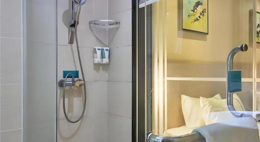 Bed in City Comfort Inn Liuzhou Baisha Bus Station Shengli Barbecue City