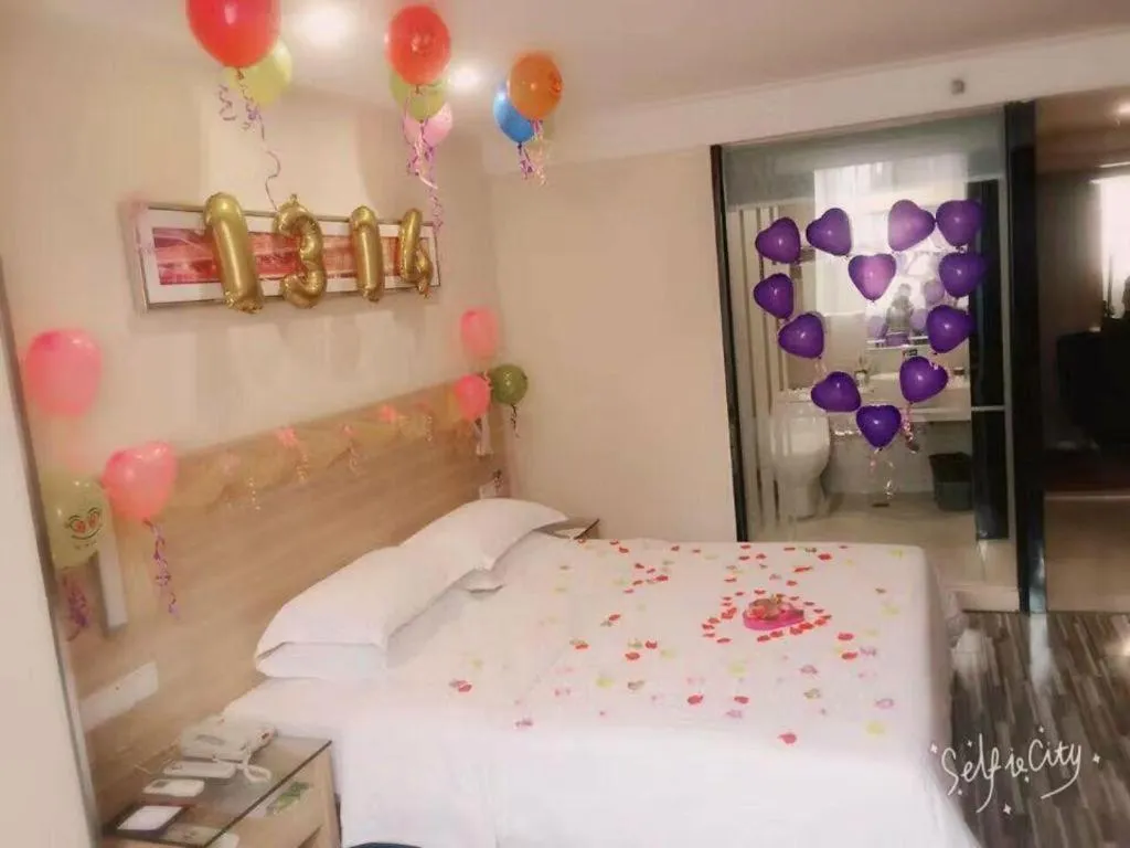 Bed in City Comfort Inn Zhongshan Dongsheng One Plus One