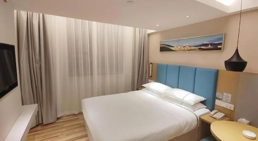Bed in City Comfort Inn Jingzhou Wanda Plaza