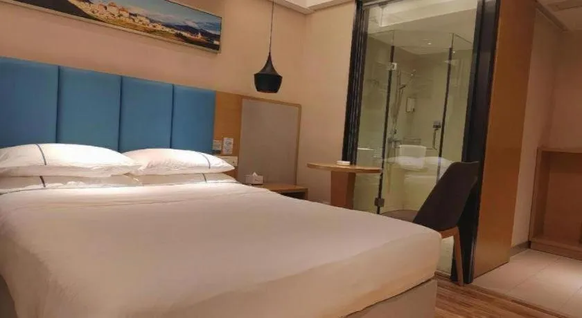 Bed in City Comfort Inn Jingzhou Wanda Plaza