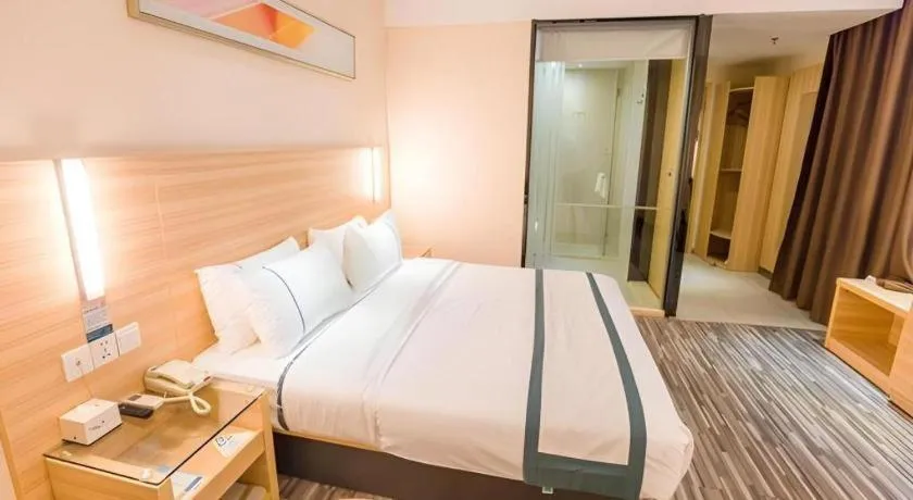 Bed in City Comfort Inn Huizhou Danshui High-speed Railway Huiyang Station