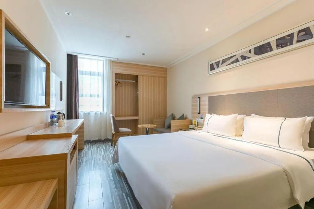 Bed in City Comfort Inn Changsha Jingwanzi Desiqin Plaza