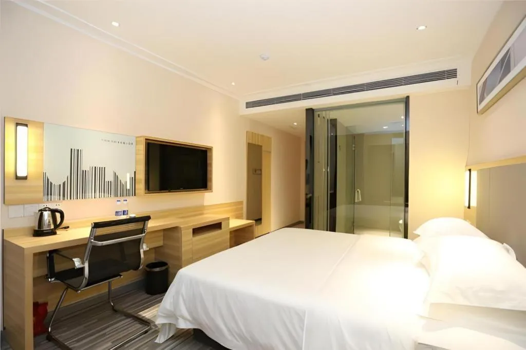 Bed in City Comfort Inn Changsha Jingwanzi Desiqin Plaza