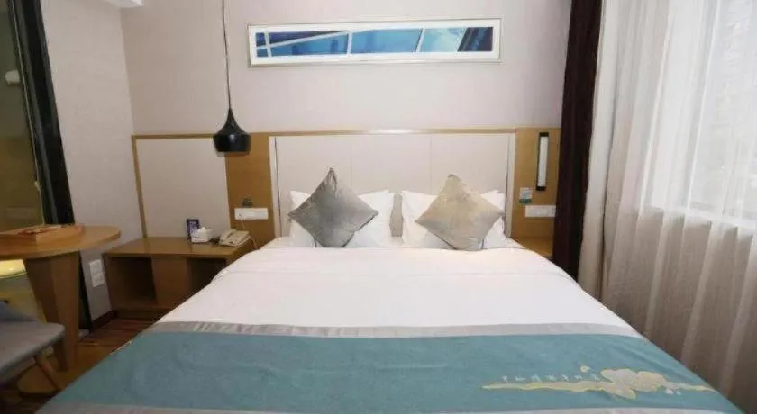 Bed in City Comfort Inn Changsha Jingwanzi Desiqin Plaza