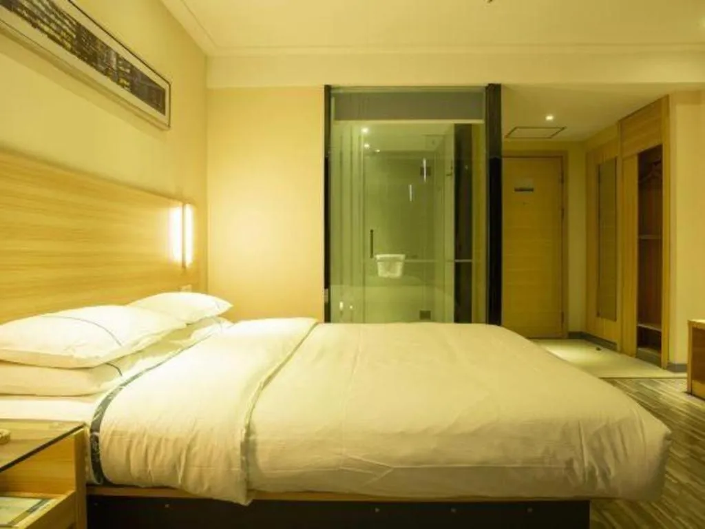 Bed in City Comfort Inn Tianmen East Lake Wanda Plaza