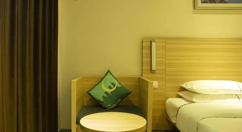 Bed in City Comfort Inn Tianmen East Lake Wanda Plaza