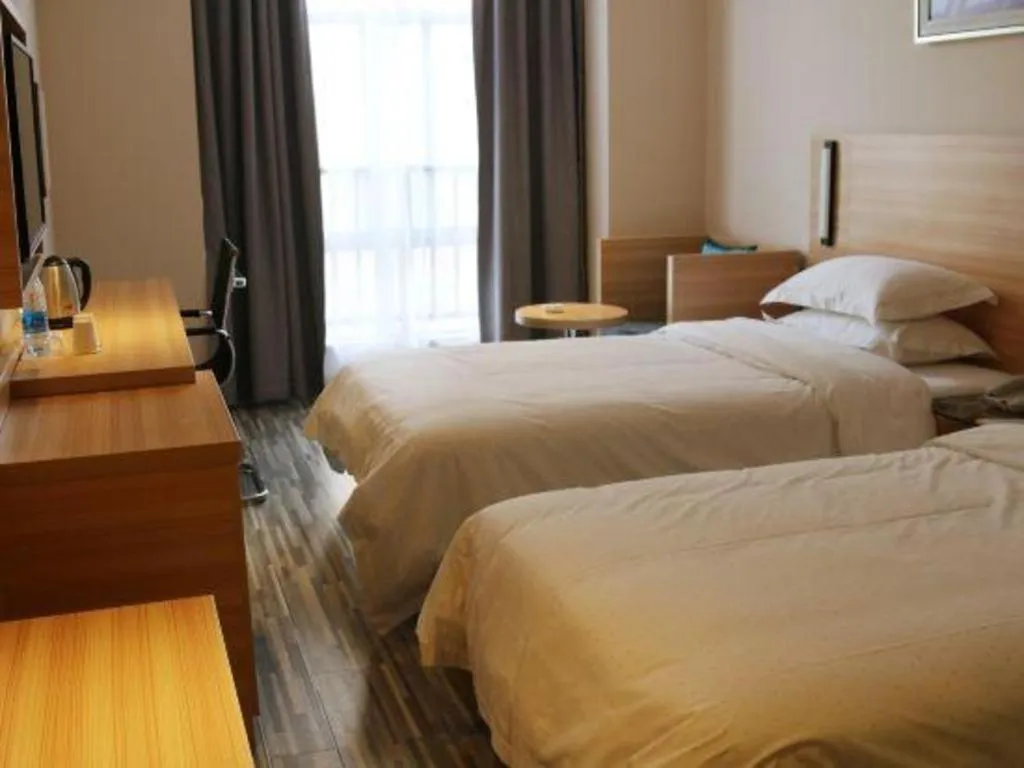 Bed in City Comfort Inn Tianmen East Lake Wanda Plaza