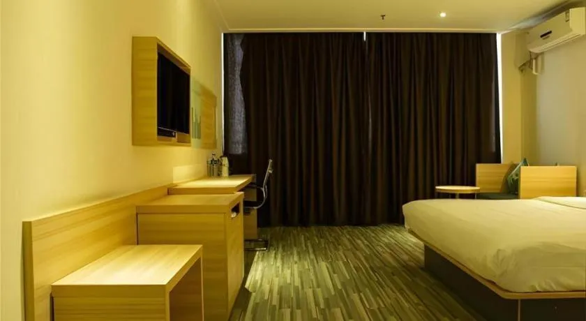 Bed in City Comfort Inn Tianmen East Lake Wanda Plaza