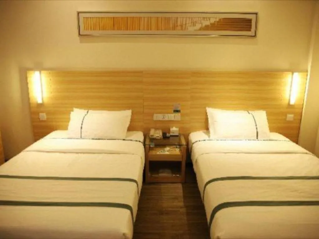 Bed in City Comfort Inn Tianmen East Lake Wanda Plaza