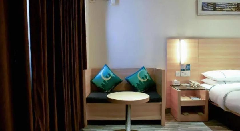 Bed in City Comfort Inn Tianmen East Lake Wanda Plaza