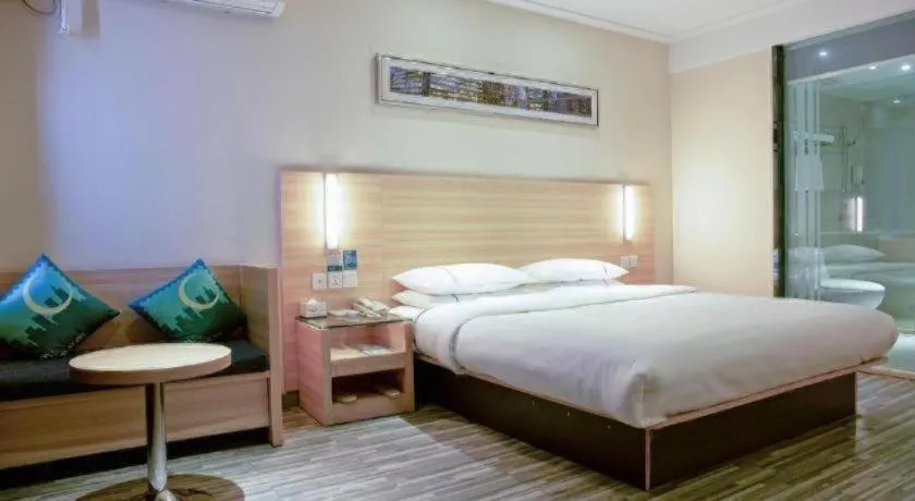 Bed in City Comfort Inn Tianmen East Lake Wanda Plaza