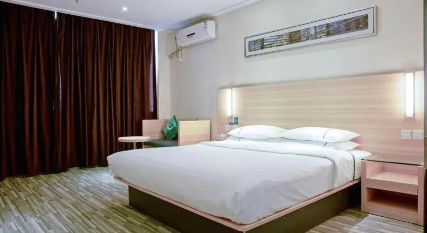 Bed in City Comfort Inn Tianmen East Lake Wanda Plaza