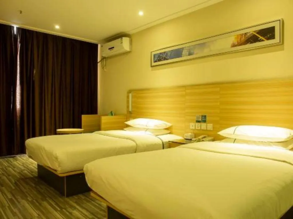 Bed in City Comfort Inn Tianmen East Lake Wanda Plaza