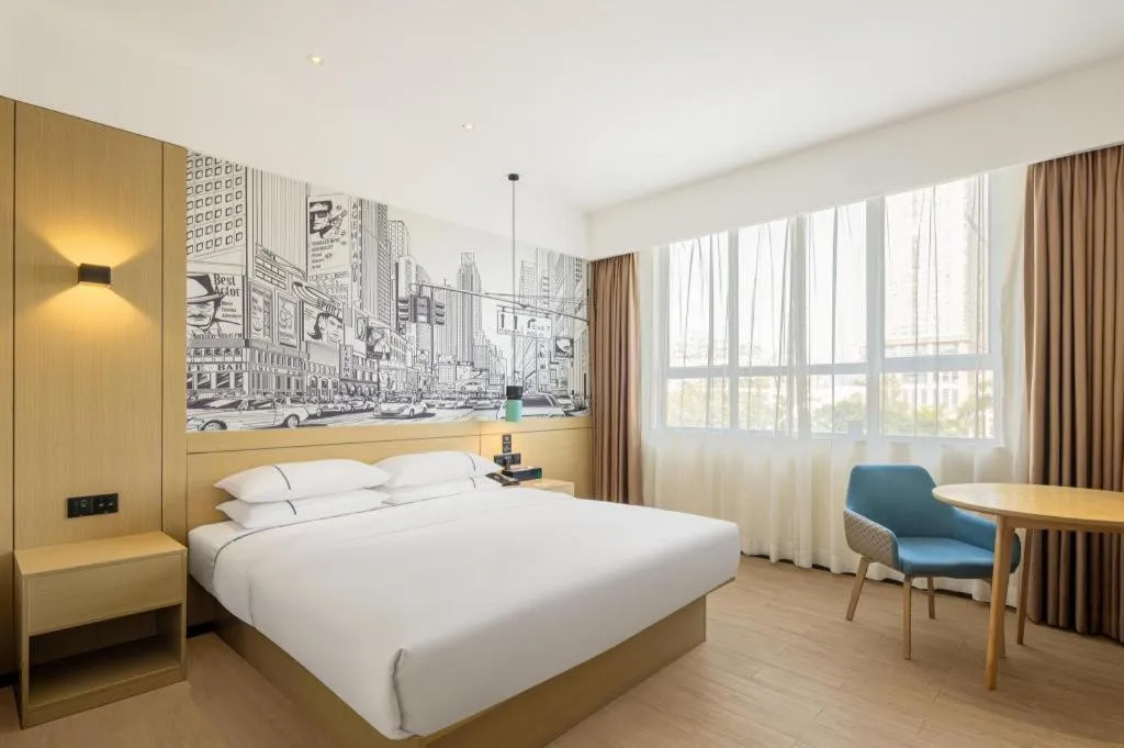 Bed in City Comfort Inn Jingzhou Greenland Overseas Beach Wuyue Plaza