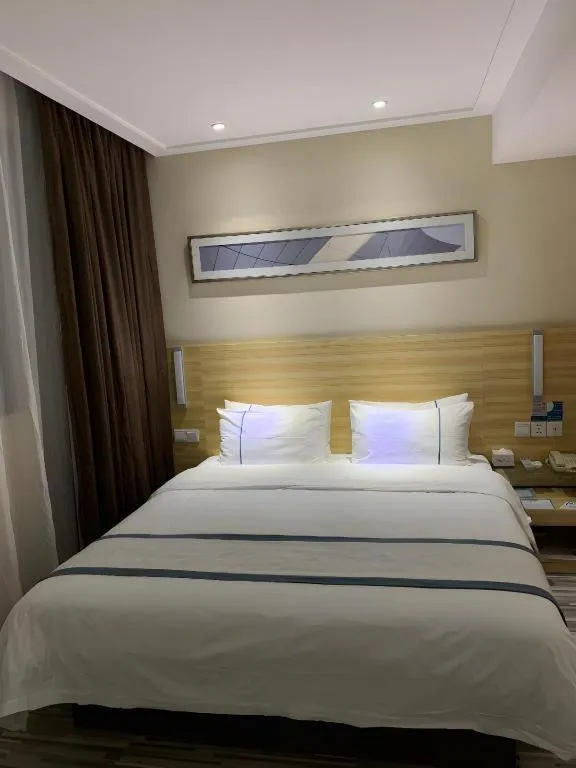 Bed in City Comfort Inn Nanning Police Academy Xianhu Food Street