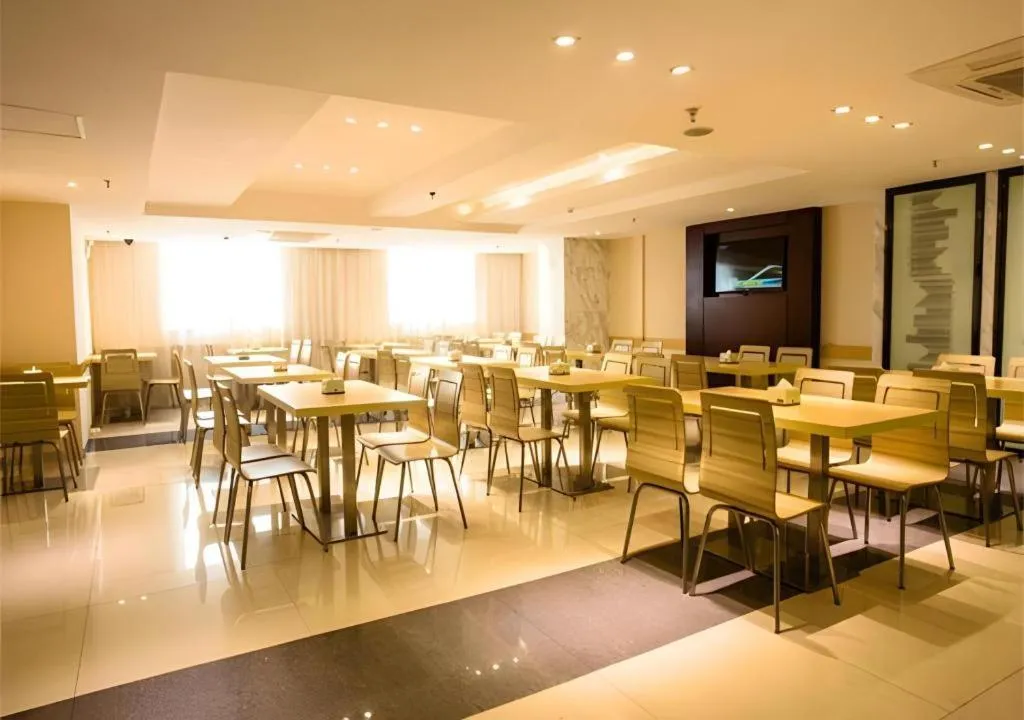 City Comfort Inn Nanning Police Academy Xianhu Food Street