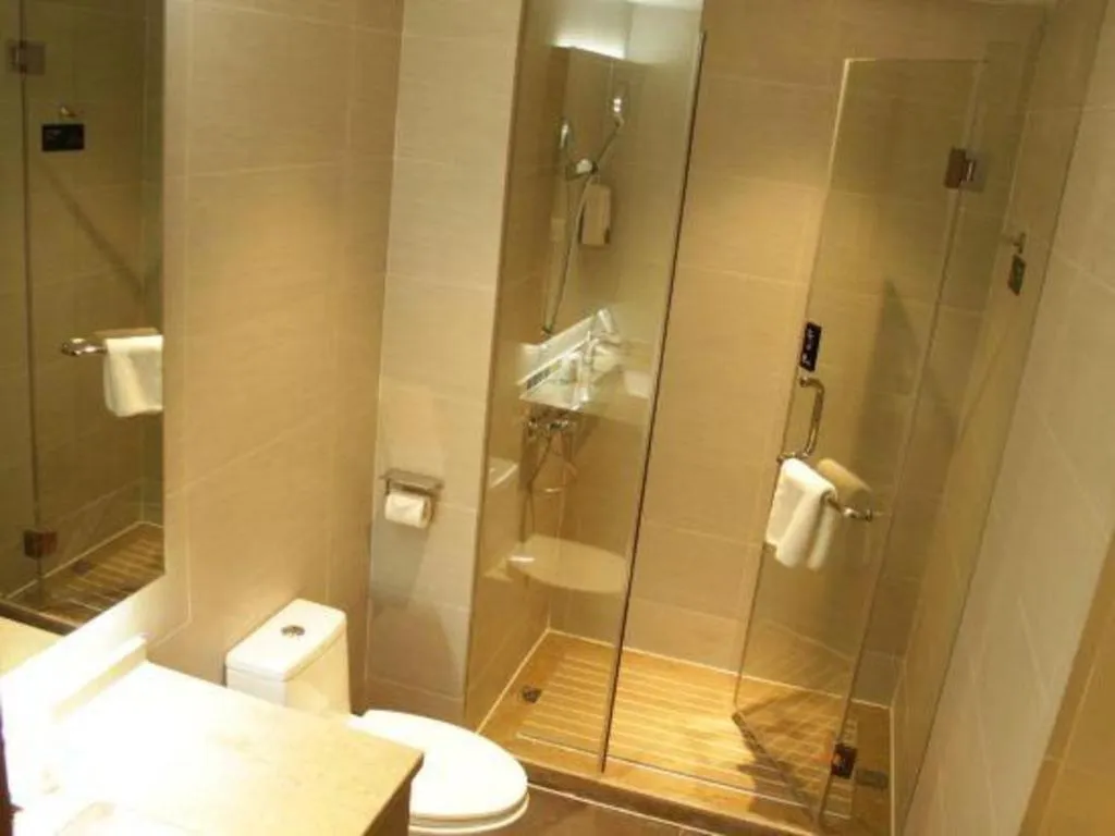 City Comfort Inn Huanggang Wuxue Bus Center