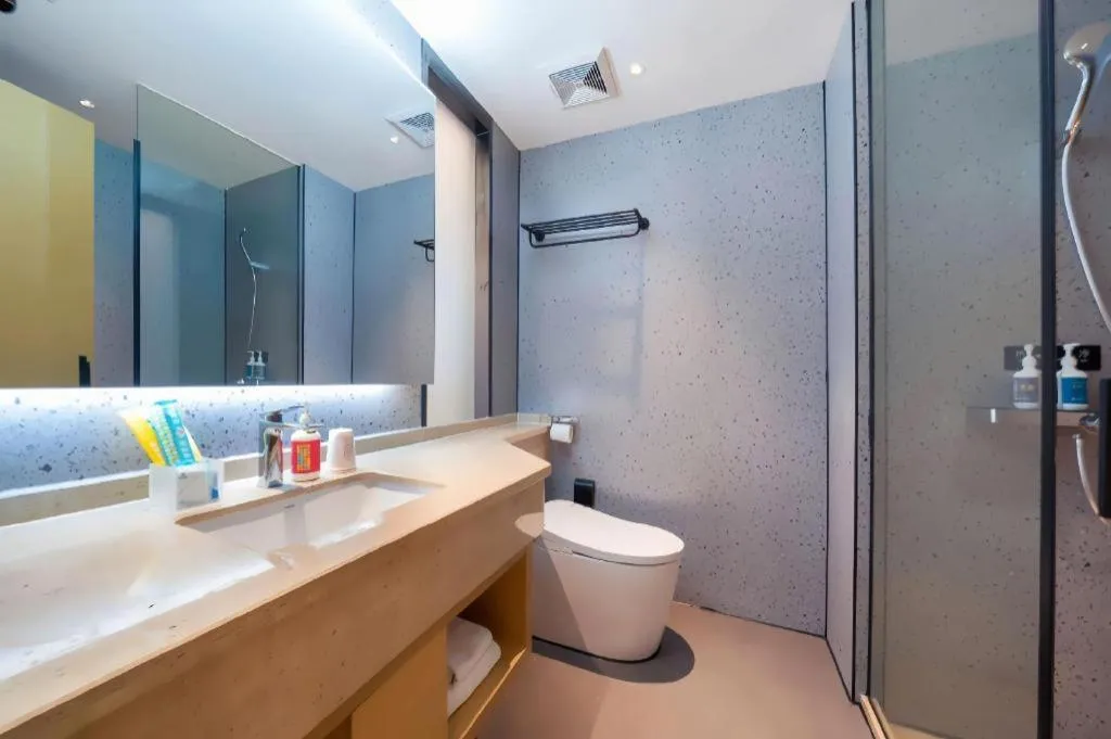 City Comfort Inn Huanggang Wuxue Bus Center