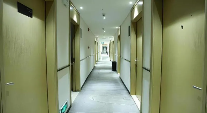 City Comfort Inn Huanggang Wuxue Bus Center