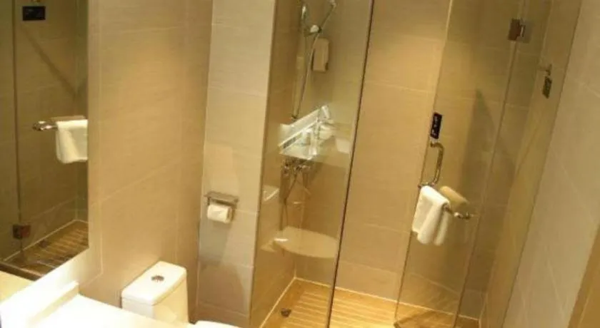 City Comfort Inn Huanggang Wuxue Bus Center