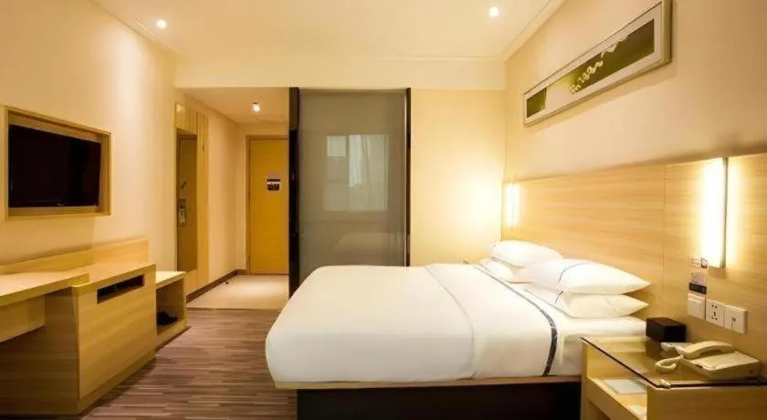 Bed in City Comfort Inn Hotel Guilin Hongling Road