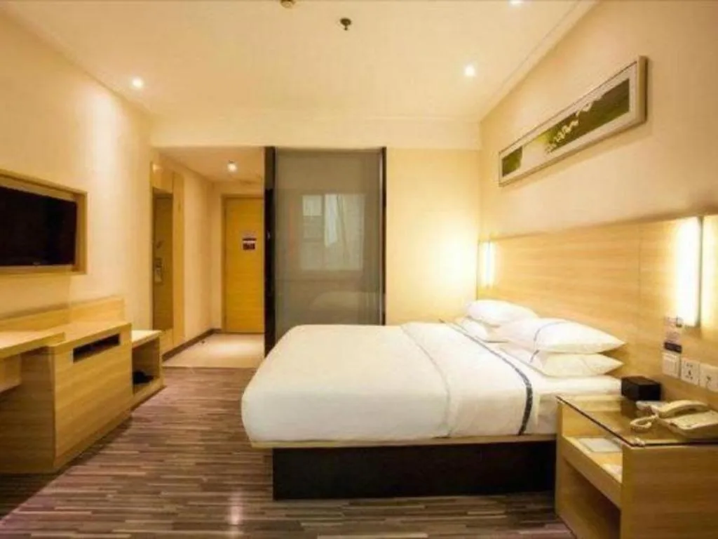 Bed in City Comfort Inn Hotel Guilin Hongling Road