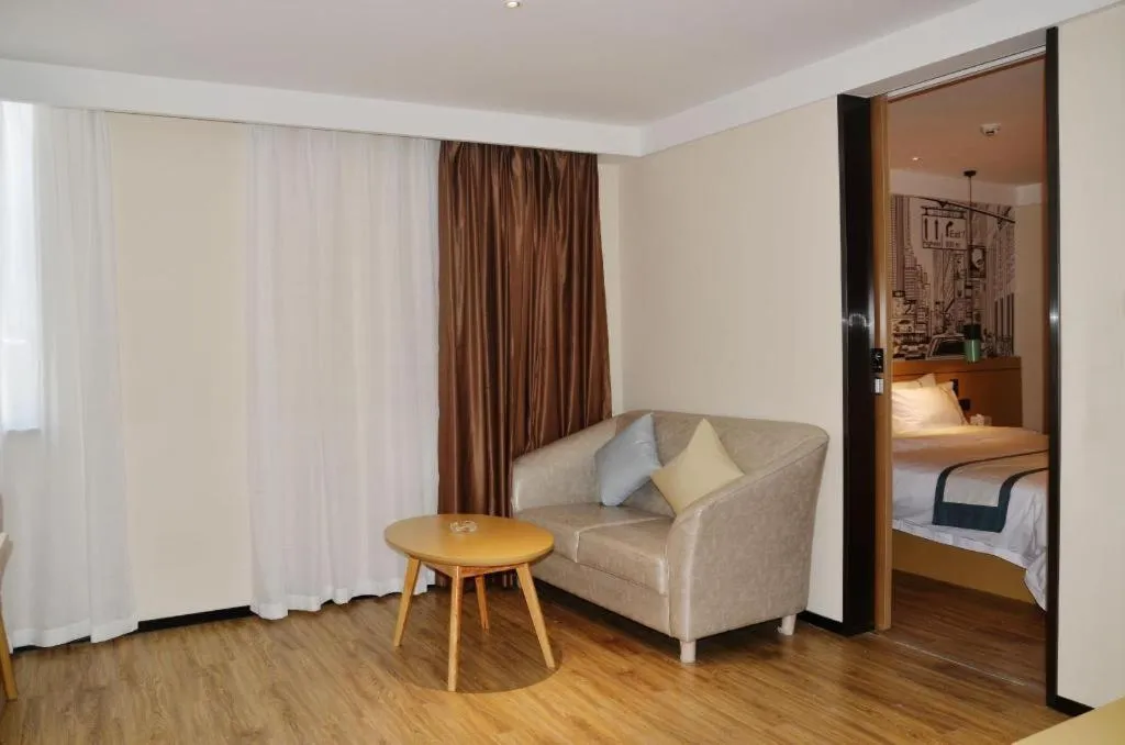 Bed in City Comfort Inn Hotel Guilin Hongling Road