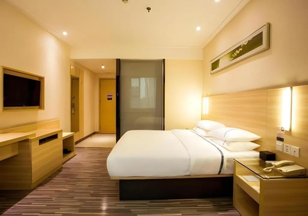 Bed in City Comfort Inn Hotel Guilin Hongling Road