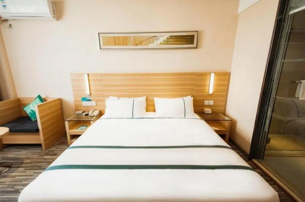 Bed in City Comfort Inn Huanggang Macheng City Macheng Square