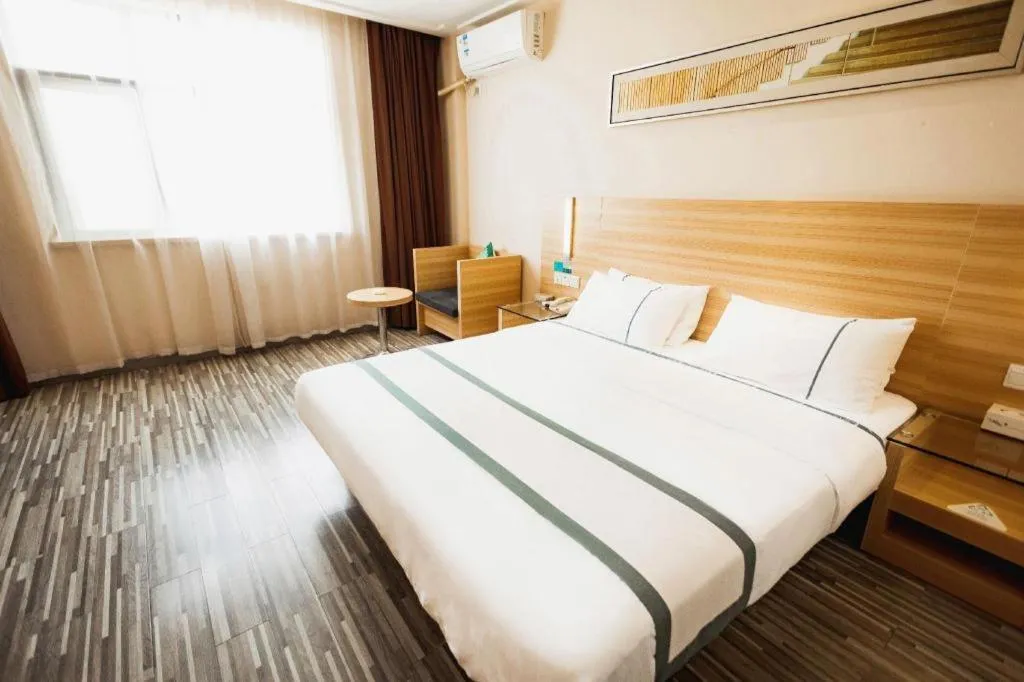 Bed in City Comfort Inn Huanggang Macheng City Macheng Square