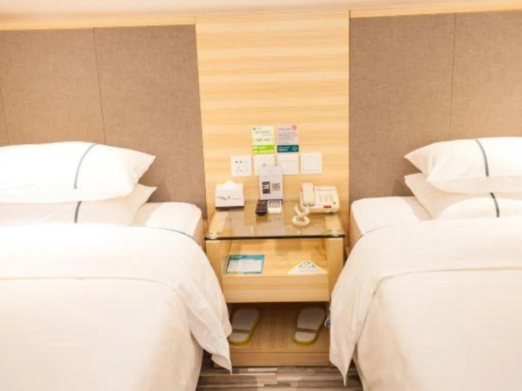 Bed in City Comfort Inn Zhanjiang Seaside Park Guanhai Corridor