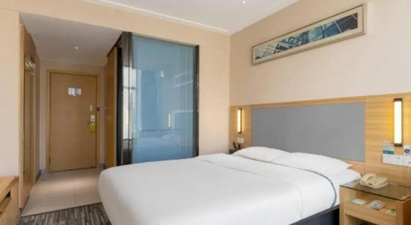 Bed in City Comfort Inn Zhanjiang Seaside Park Guanhai Corridor