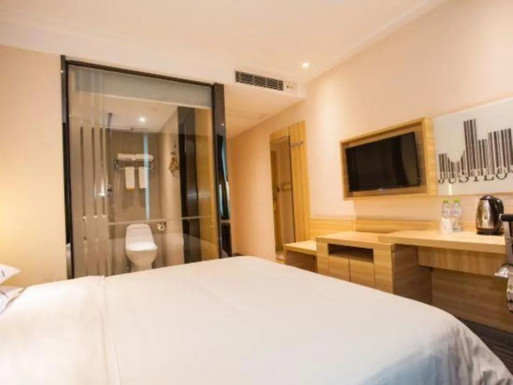 Bed in City Comfort Inn Zhanjiang Seaside Park Guanhai Corridor